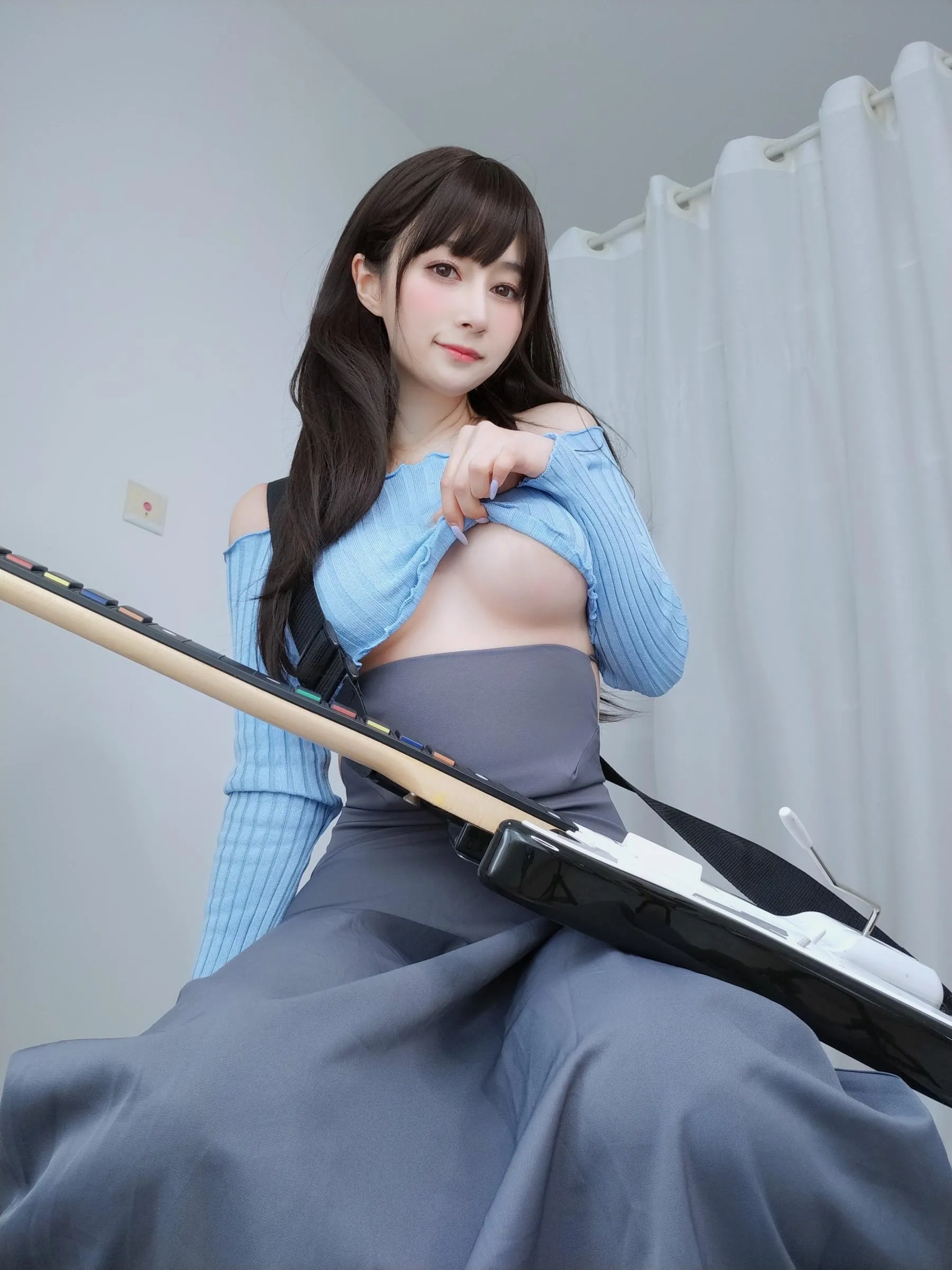 白银81 – 自撮 Vol.59 吉他妹妹 [166P]插图1